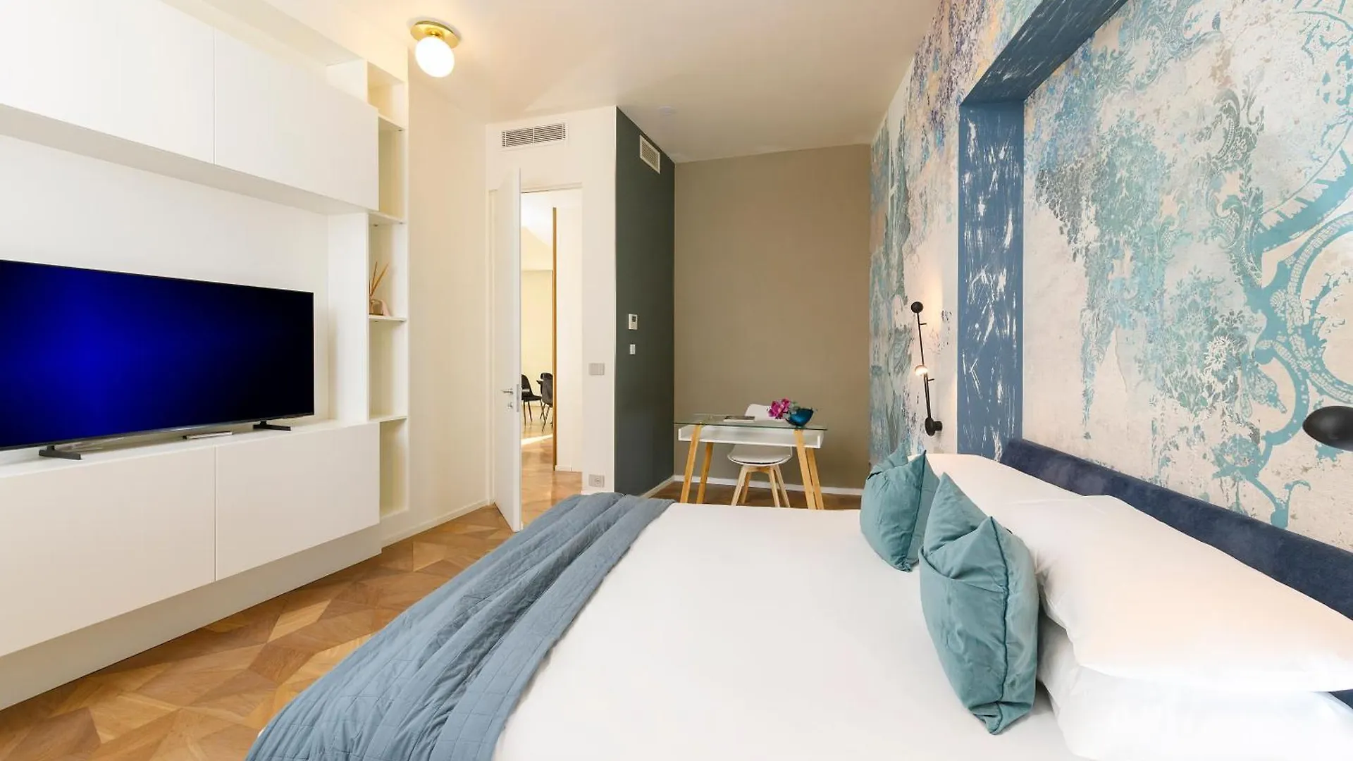 Moon River Luxury Apartment 로마